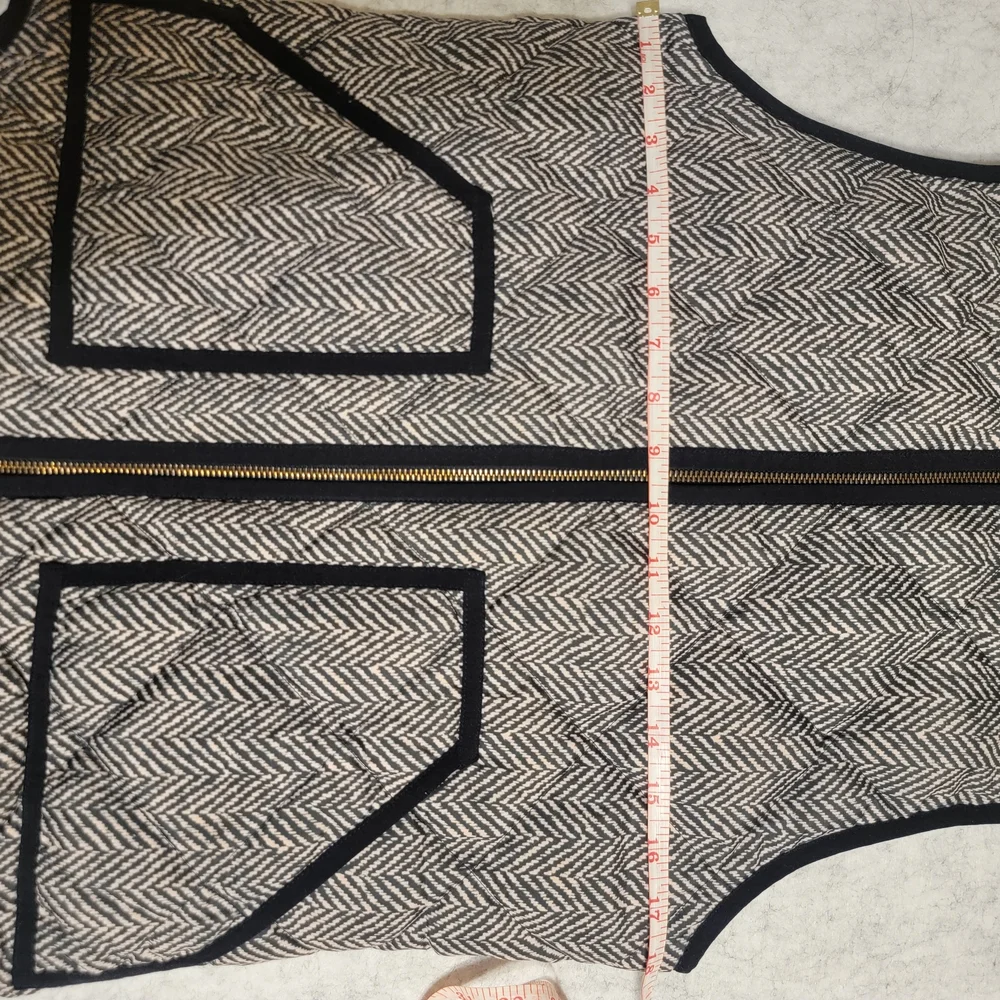 J. Crew Excursion Quilted Herringbone Puffer Vest Black White Size XS - Picture 10 of 11